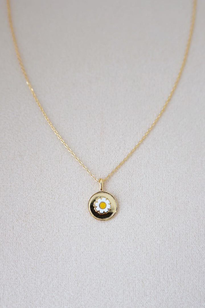 Daisy Pendant Necklace