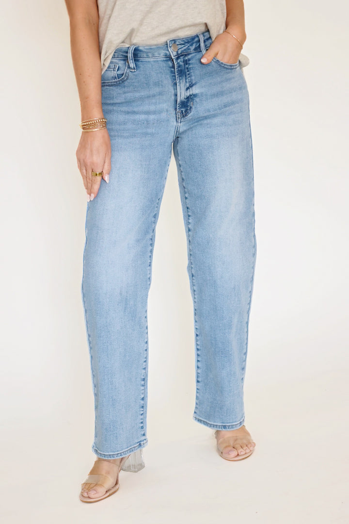 Pricilla Straight Jeans- Light Wash