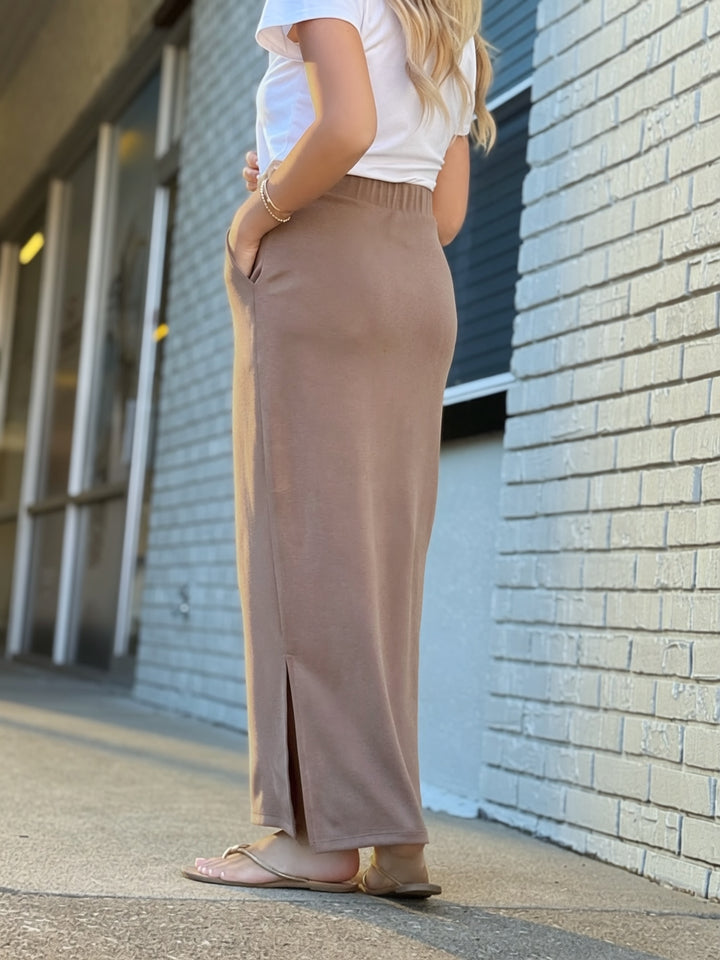 Travel Midi Skirt