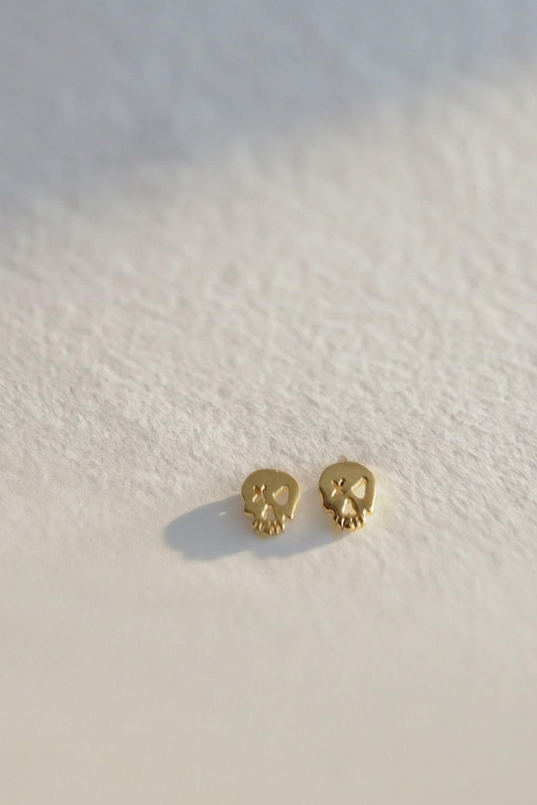 Winky Skull Earring