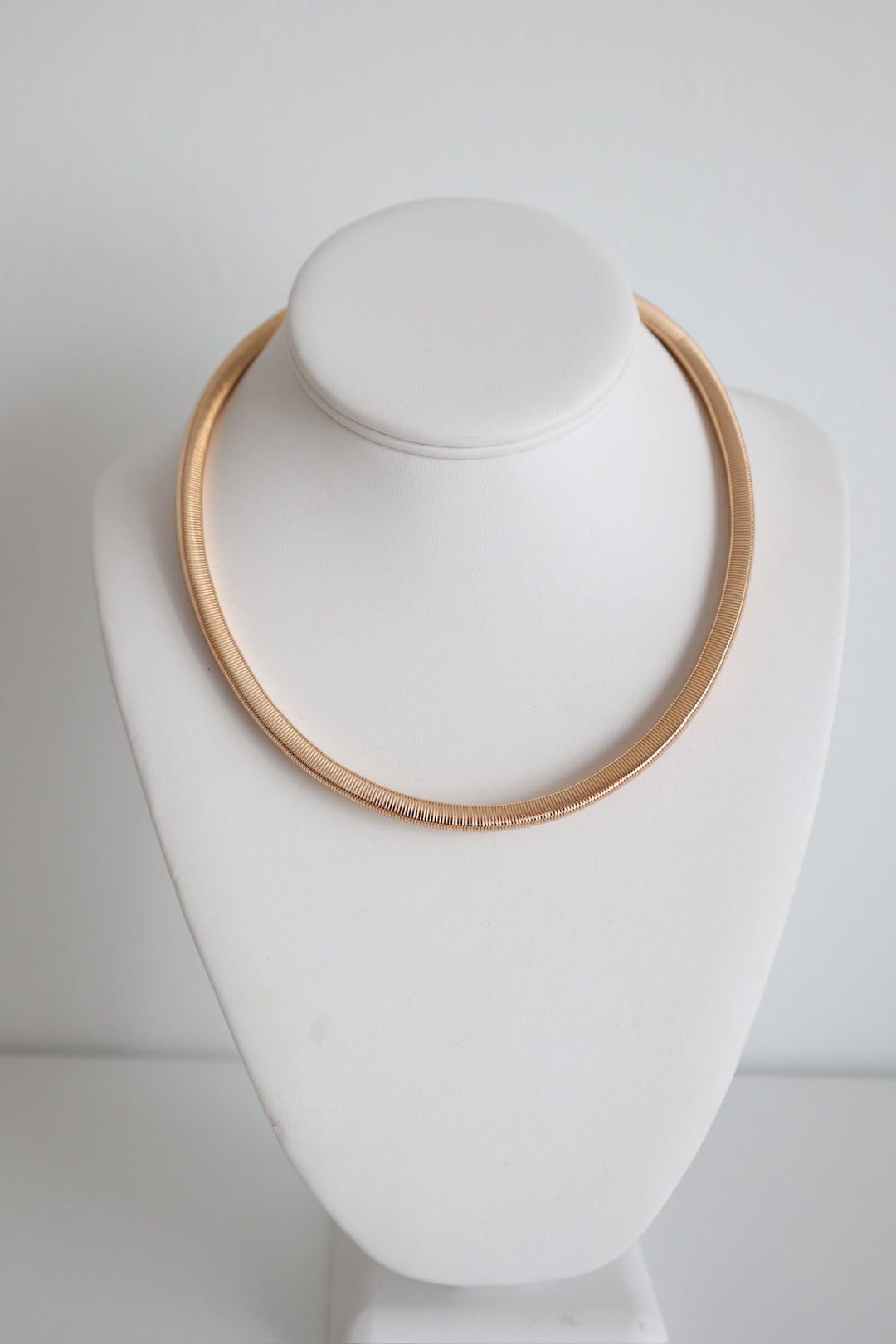 Omega Choker