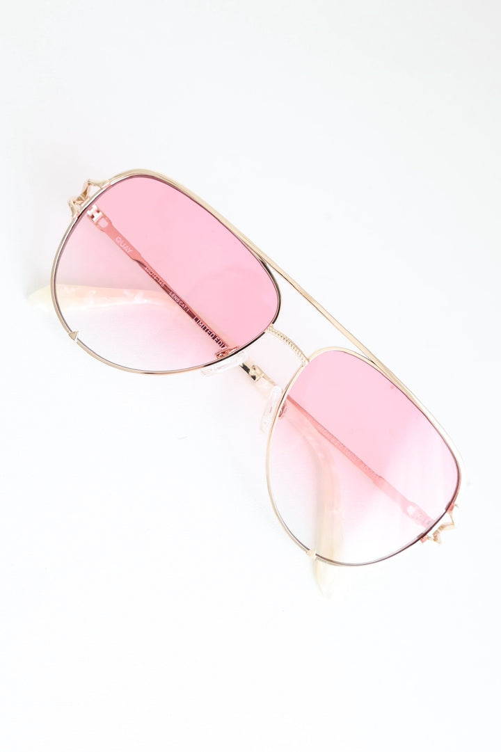 QUAY High Key Twist Adorned