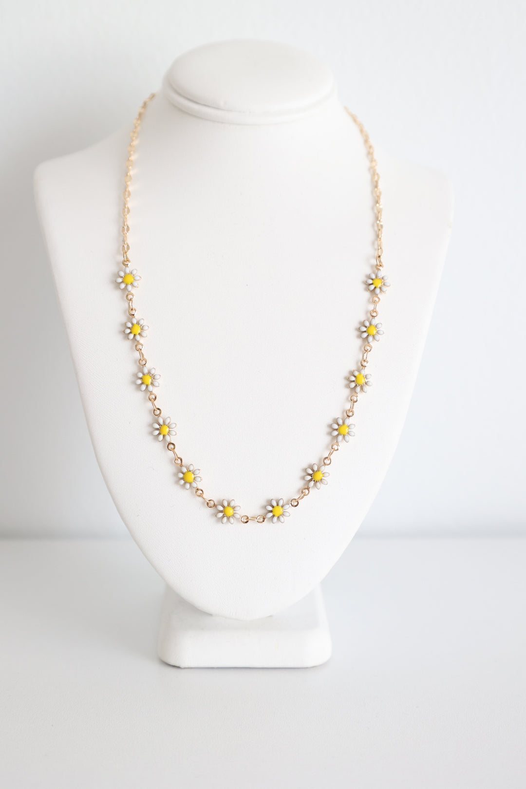 Dazey Necklace