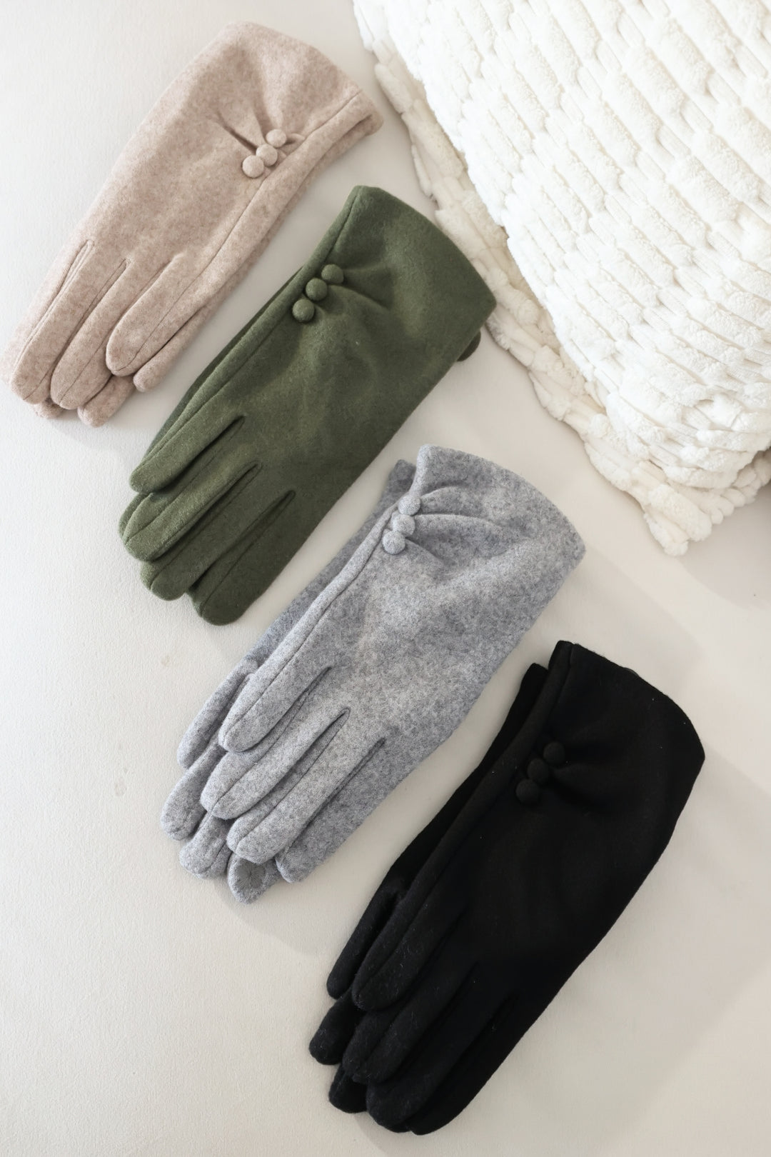 Chic Button Touchscreen Gloves